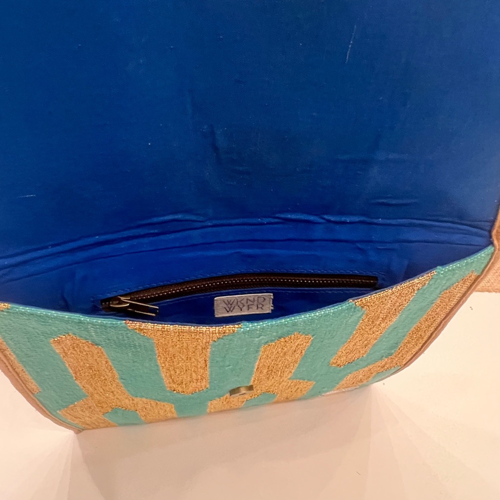 Turquoise and gold weekend wayfairer clutch - Picture 4 of 4